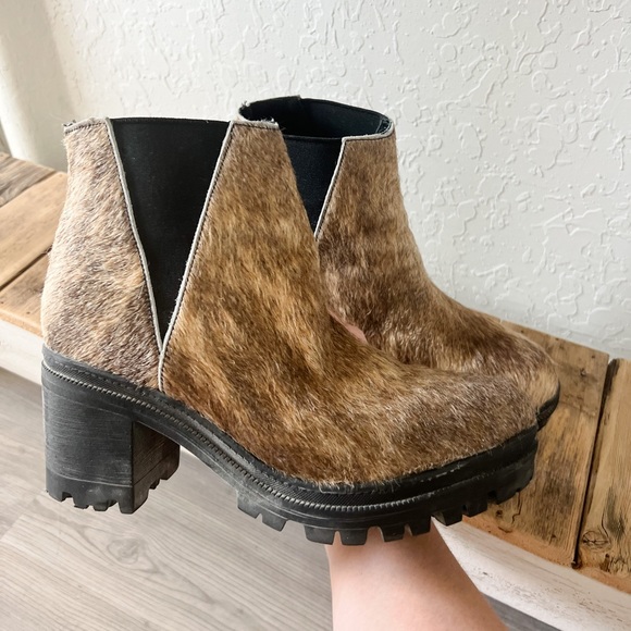 Alcala’s Cowhide Boot, Size 8 - Picture 1 of 3